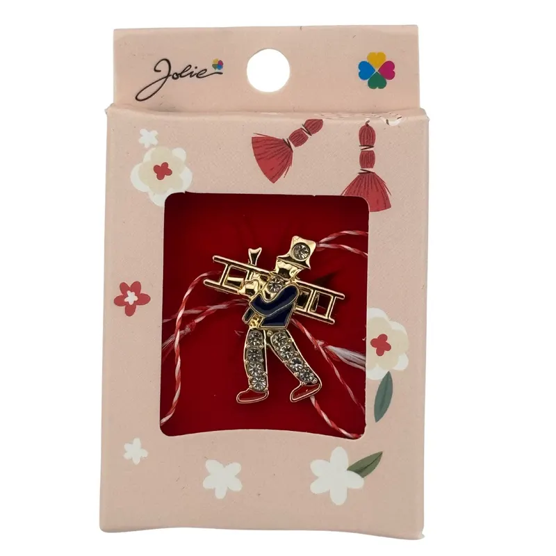Martisor Brosa Mica in Cutie, Jolie, Dimensiune Brosa 2.5-3cm, Material Metal, Model Hornar, Cutie Roz
